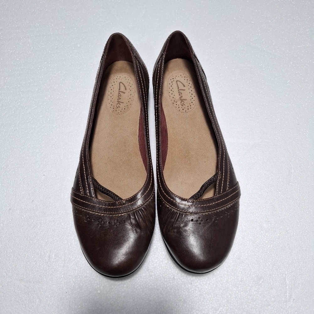Clarks Womens Dark Brown Leather Flats Size 7.5W Office Comfort Proffecional